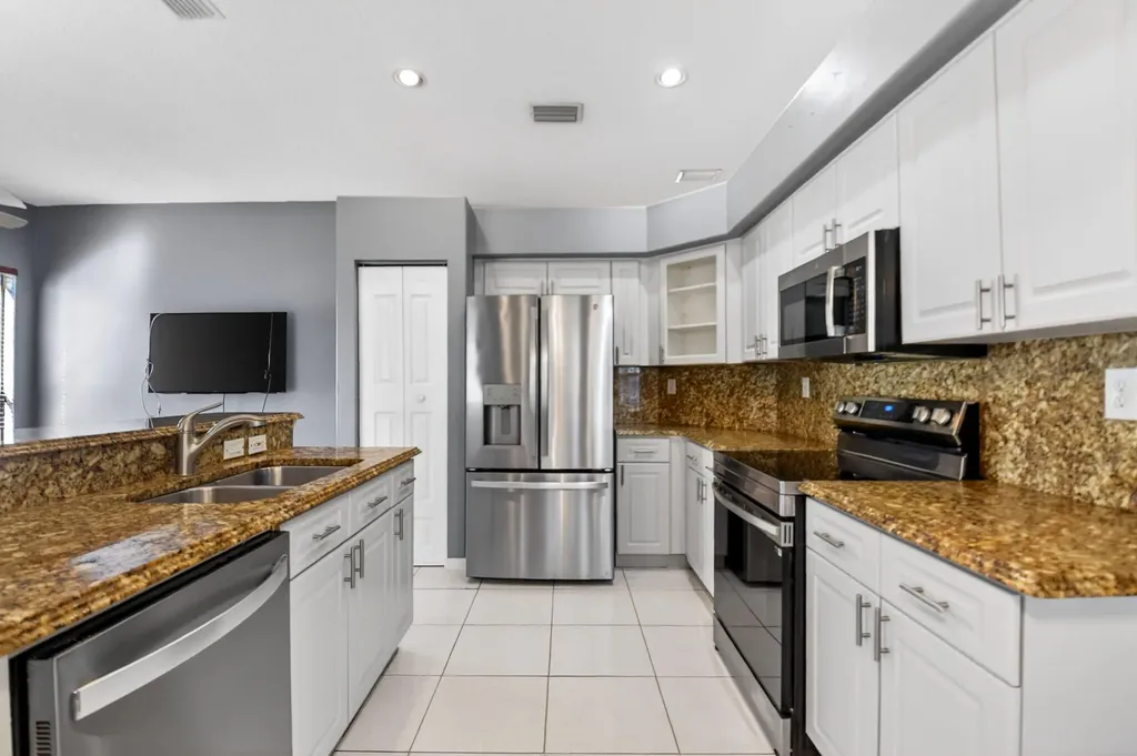 6778 Las Colinas Street Lake Worth FL 33463
