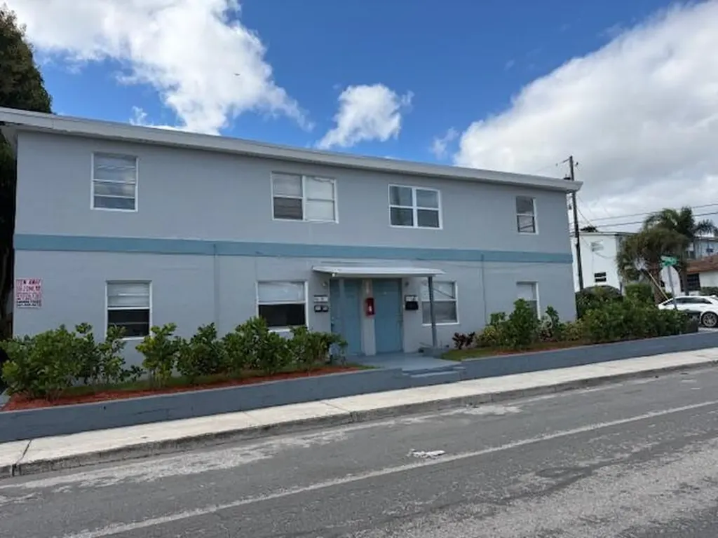 1913 Division Avenue West Palm Beach FL 33407