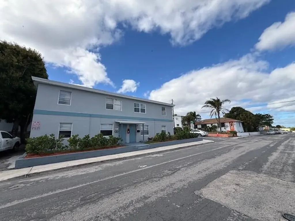 1913 Division Avenue West Palm Beach FL 33407