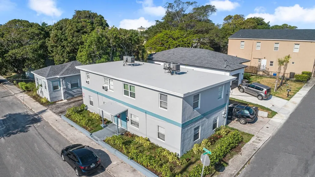 1913 Division Avenue West Palm Beach FL 33407