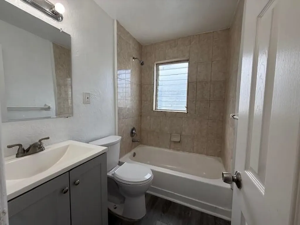 1913 Division Avenue West Palm Beach FL 33407