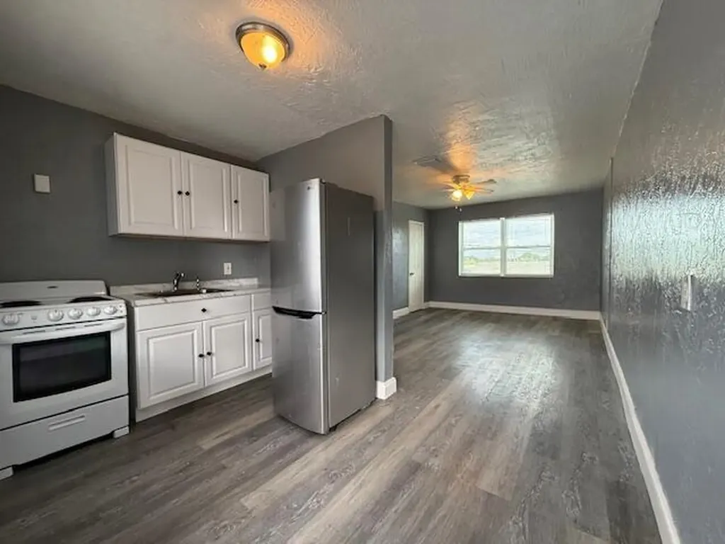 1913 Division Avenue West Palm Beach FL 33407