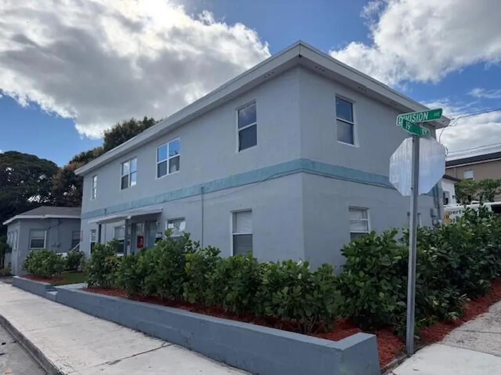 1913 Division Avenue West Palm Beach FL 33407