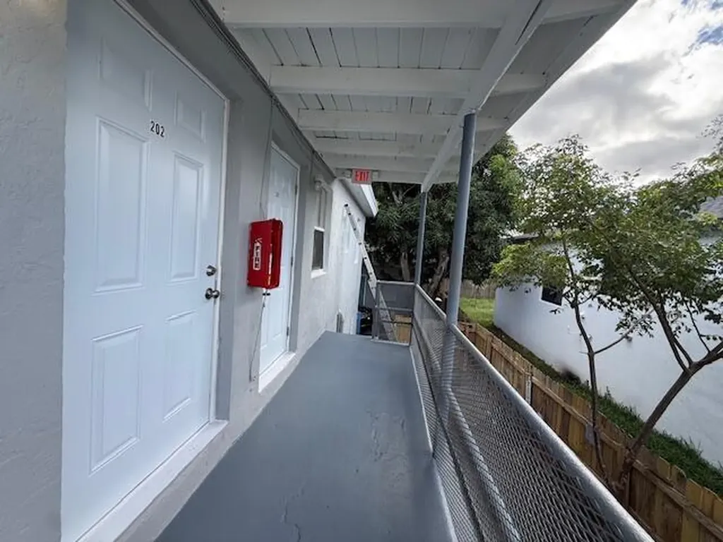 1913 Division Avenue West Palm Beach FL 33407