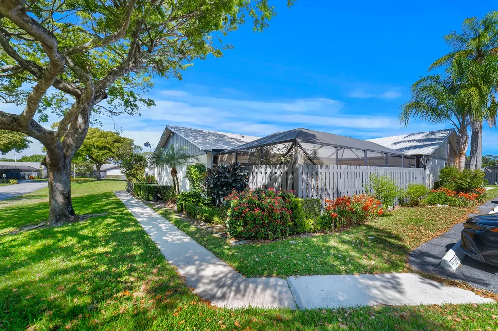 1139 Summit Trail Circle West Palm Beach FL 33415