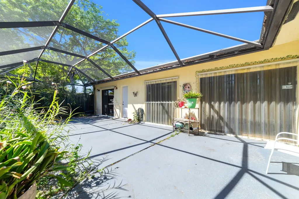 1139 Summit Trail Circle West Palm Beach FL 33415