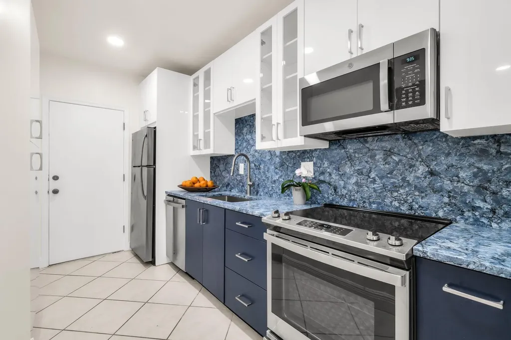 299 SW 7th Street Boca Raton FL 33432