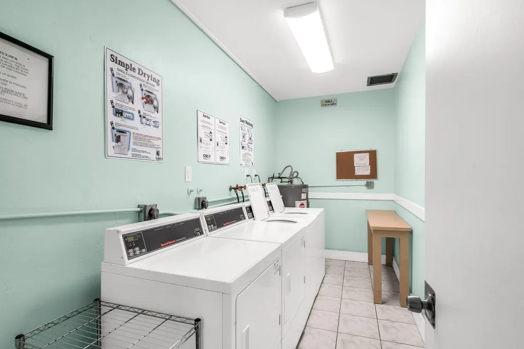 299 SW 7th Street Boca Raton FL 33432