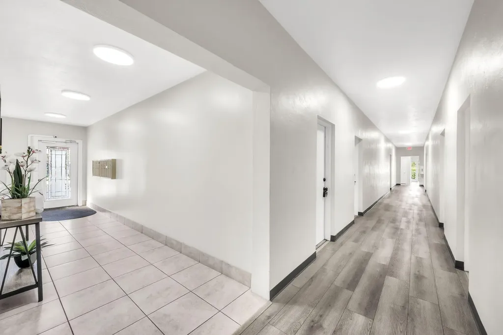 299 SW 7th Street Boca Raton FL 33432