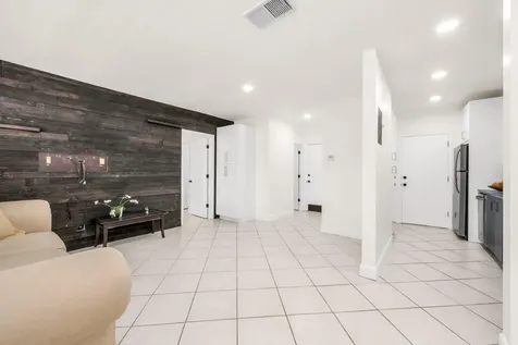 299 SW 7th Street Boca Raton FL 33432