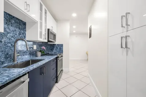 299 SW 7th Street Boca Raton FL 33432