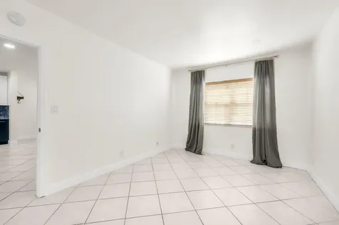 299 SW 7th Street Boca Raton FL 33432