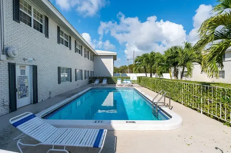 299 SW 7th Street Boca Raton FL 33432