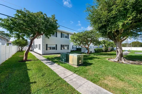 299 SW 7th Street Boca Raton FL 33432