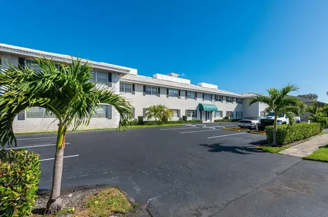 299 SW 7th Street Boca Raton FL 33432