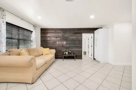 299 SW 7th Street Boca Raton FL 33432