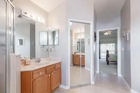 2417 SE Dogwood Avenue Port St Lucie FL 34952