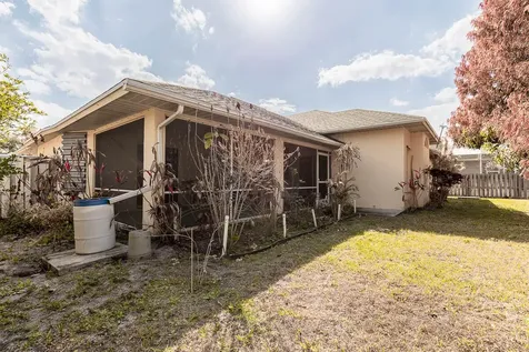 2417 SE Dogwood Avenue Port St Lucie FL 34952