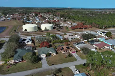 2417 SE Dogwood Avenue Port St Lucie FL 34952