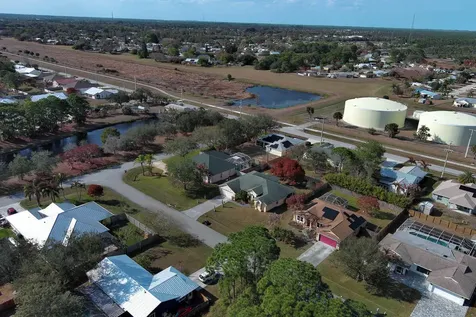 2417 SE Dogwood Avenue Port St Lucie FL 34952