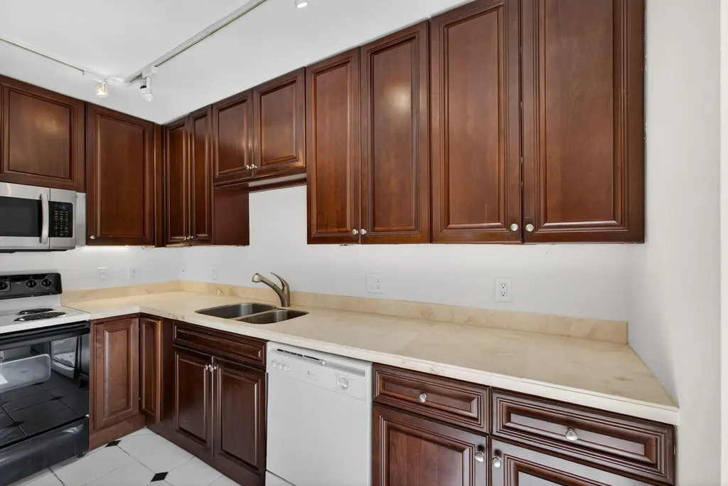 825 Center Street Jupiter FL 33458