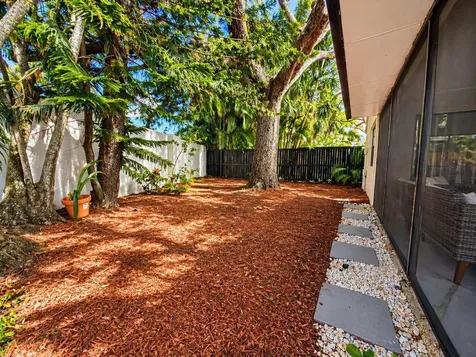 13266 Saint Tropez Circle Palm Beach Gardens FL 33410