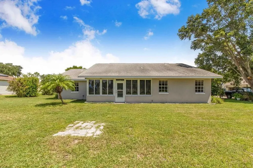 910 Liberty Lane Auburndale FL 33823