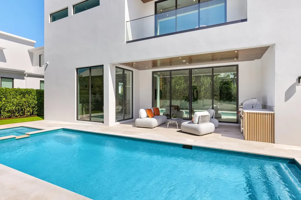 1051 NE 2nd Terrace Boca Raton FL 33432