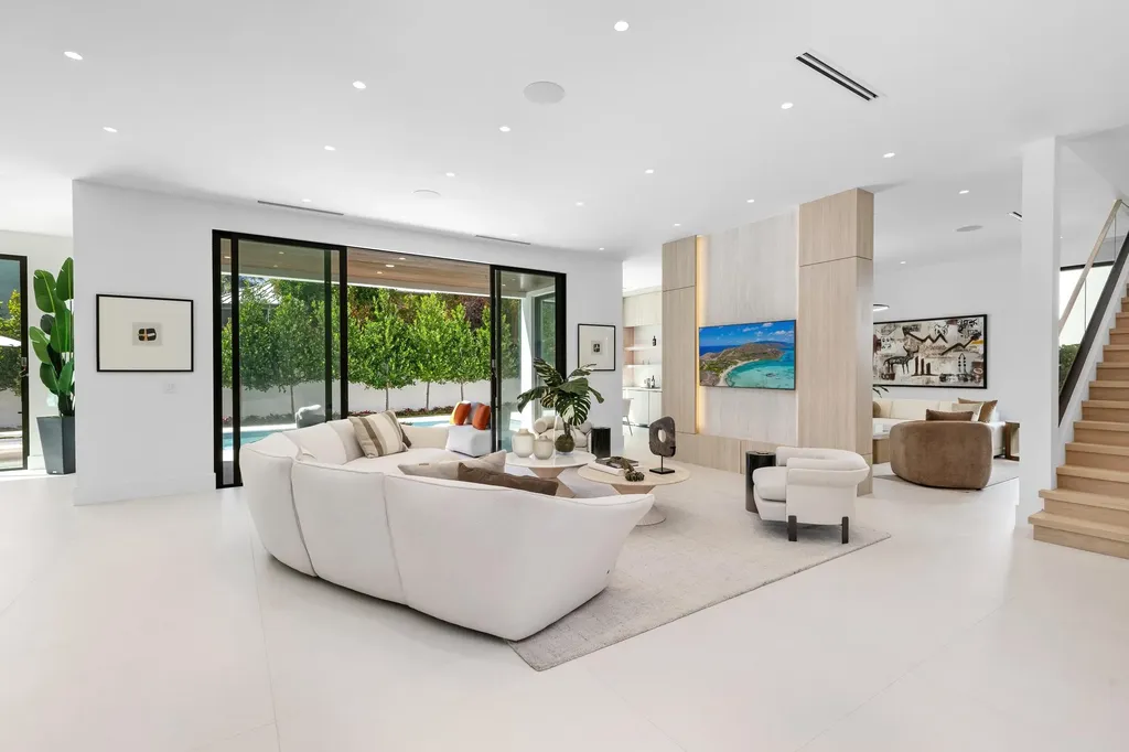 1051 NE 2nd Terrace Boca Raton FL 33432