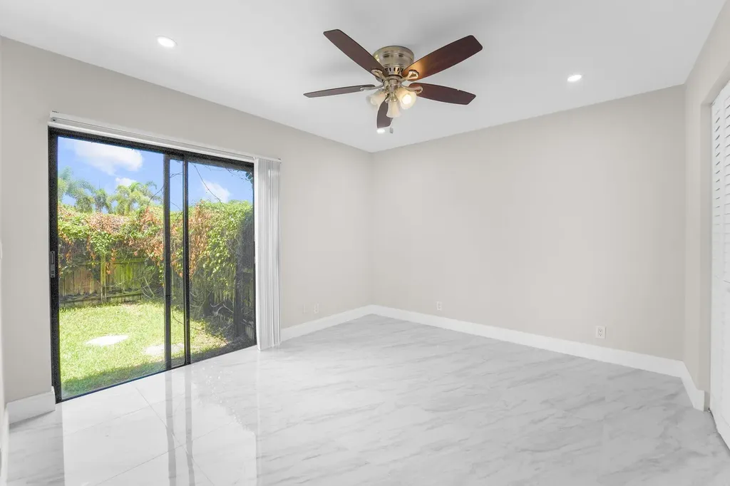 22207 Alyssum Way Boca Raton FL 33433