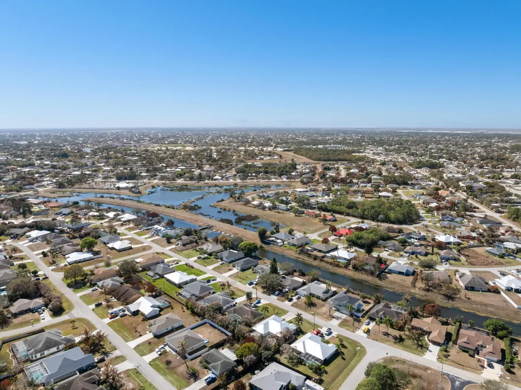 737 SW Dalton Circle Port St Lucie FL 34953