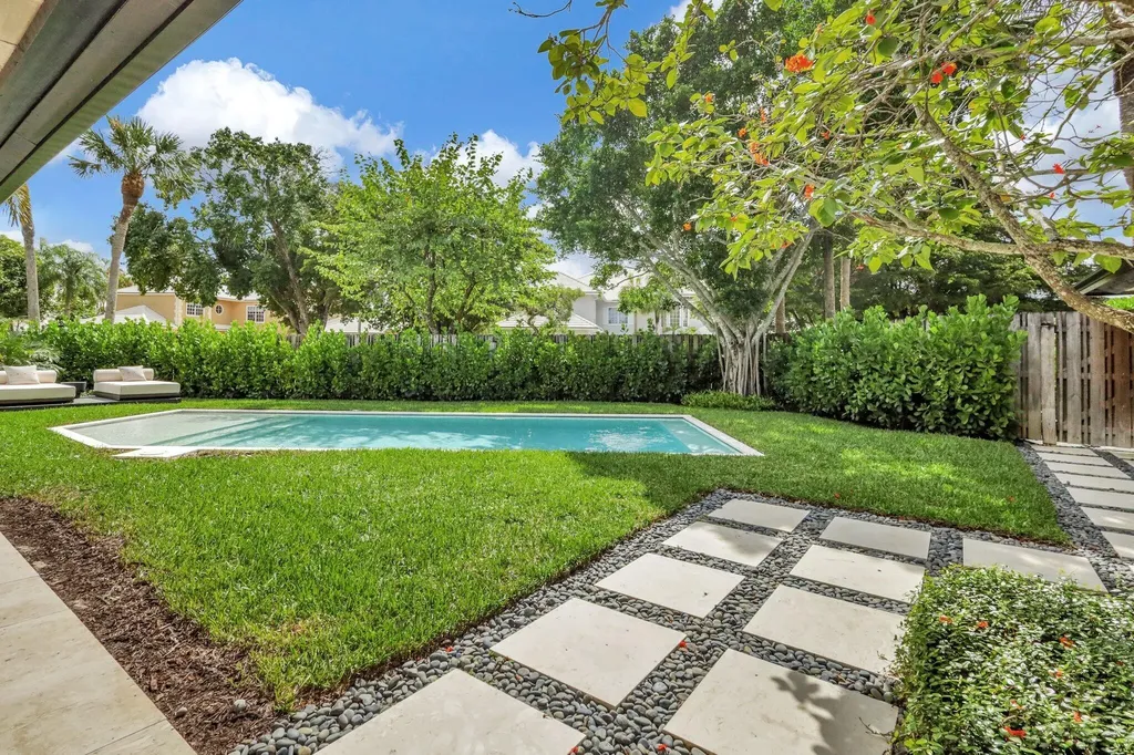 11880 Pebblewood Drive Wellington FL 33414