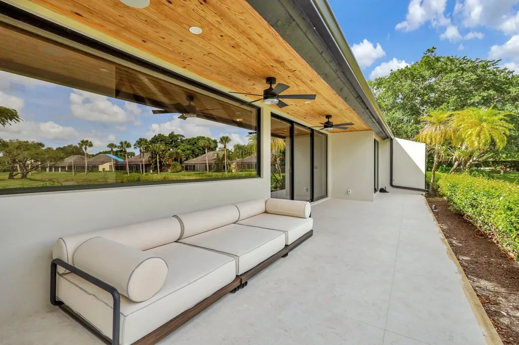 11880 Pebblewood Drive Wellington FL 33414