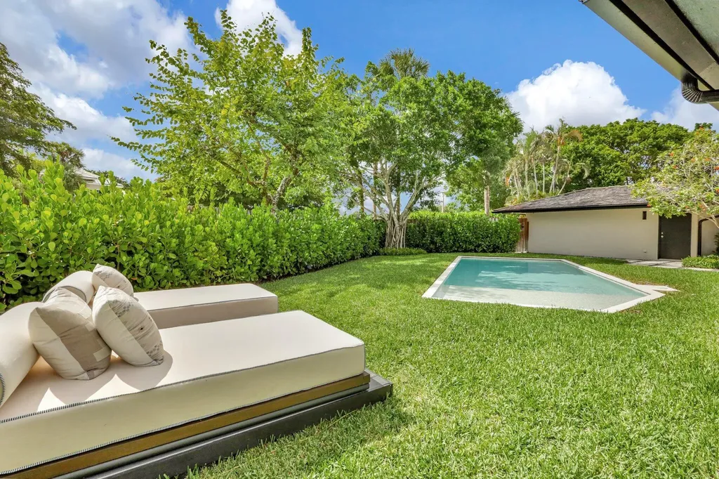 11880 Pebblewood Drive Wellington FL 33414