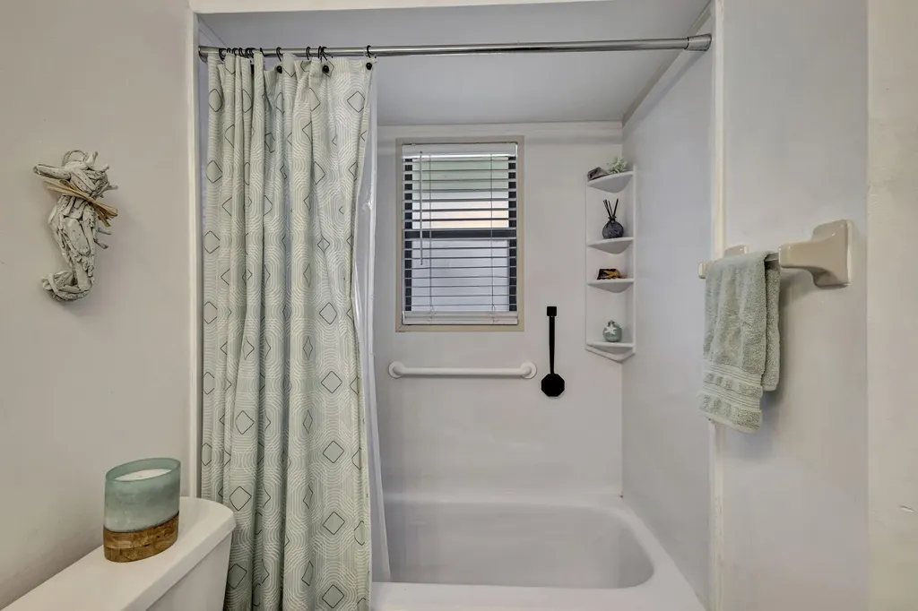 1127 E Seminole Avenue Jupiter FL 33477