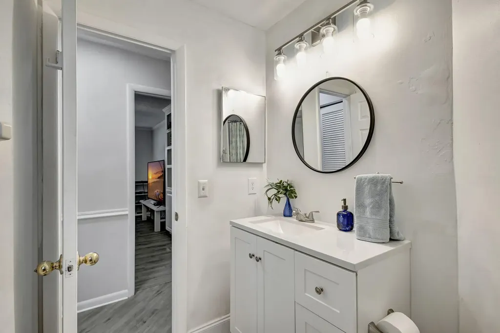 1127 E Seminole Avenue Jupiter FL 33477