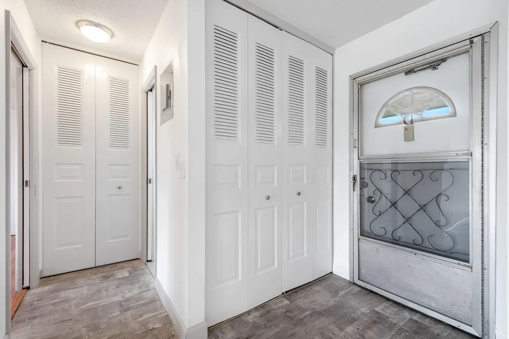 2739 Dudley Drive W West Palm Beach FL 33415