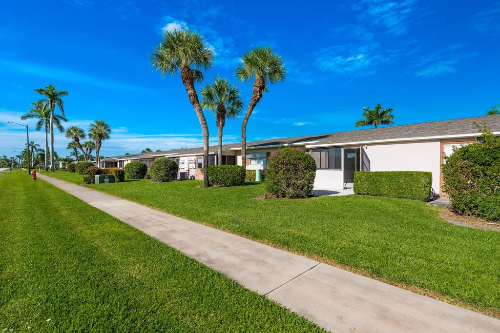 2739 Dudley Drive W West Palm Beach FL 33415