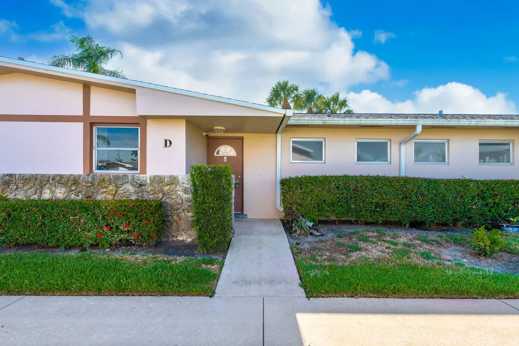 2739 Dudley Drive W West Palm Beach FL 33415