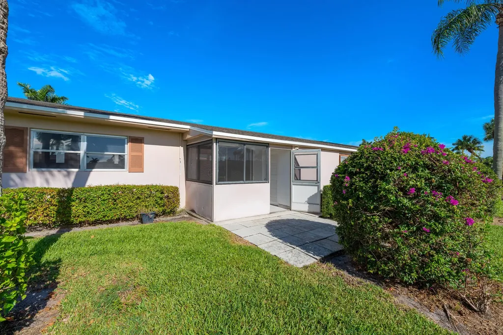 2739 Dudley Drive W West Palm Beach FL 33415