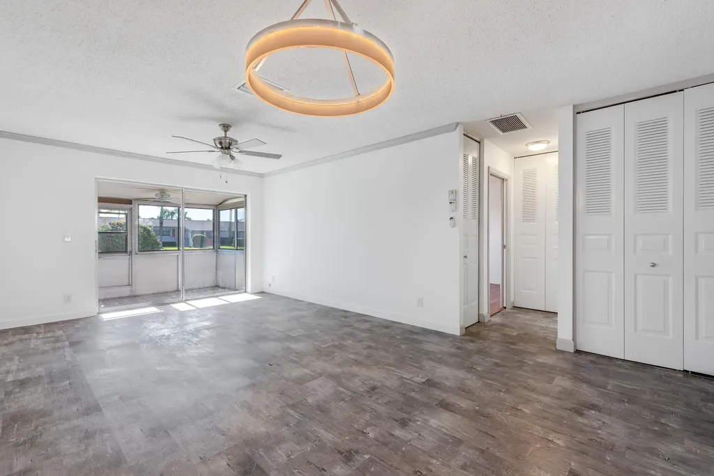 2739 Dudley Drive W West Palm Beach FL 33415