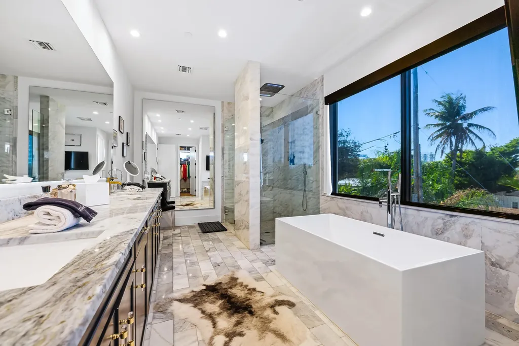549 NE 10th Avenue Fort Lauderdale FL 33301