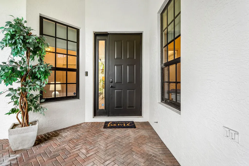 2800 Twin Oaks Way Wellington FL 33414