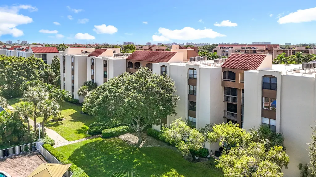 955 Egret Circle Delray Beach FL 33444