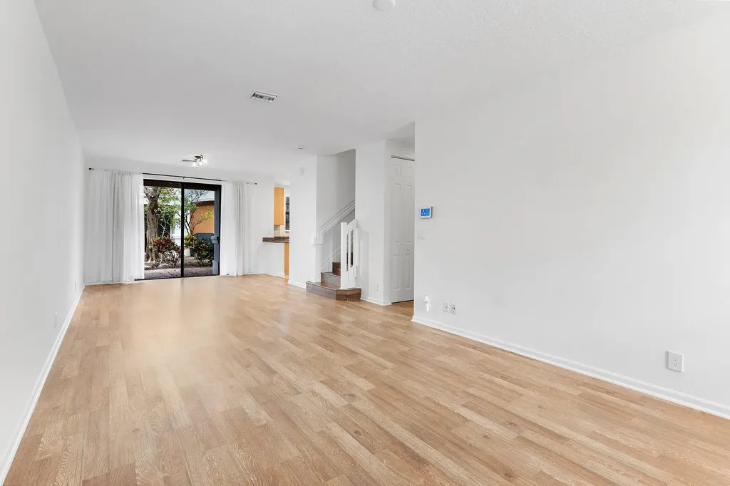 238 E Chrystie Circle Delray Beach FL 33484