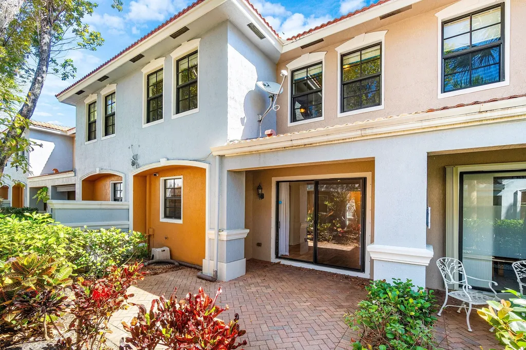 238 E Chrystie Circle Delray Beach FL 33484