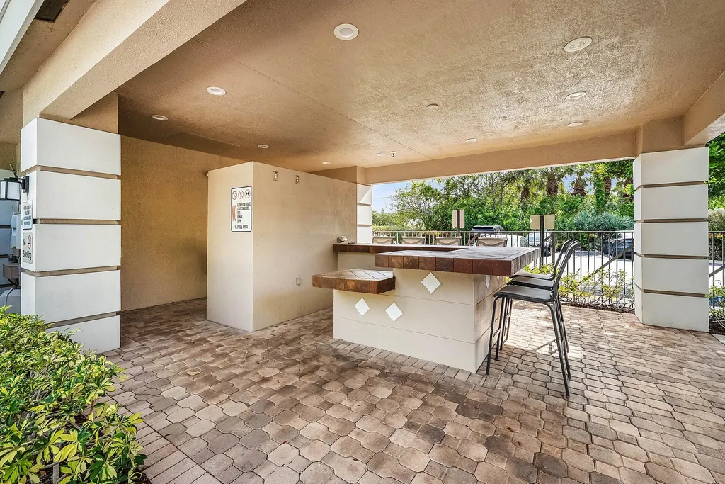 238 E Chrystie Circle Delray Beach FL 33484