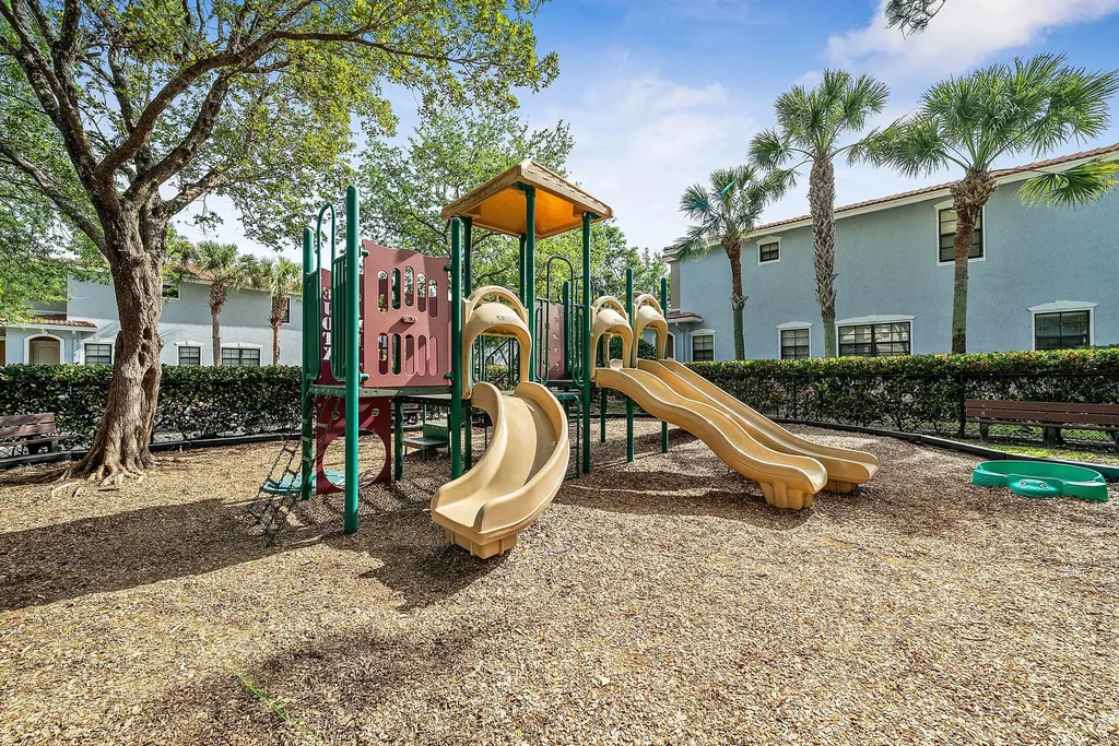 238 E Chrystie Circle Delray Beach FL 33484