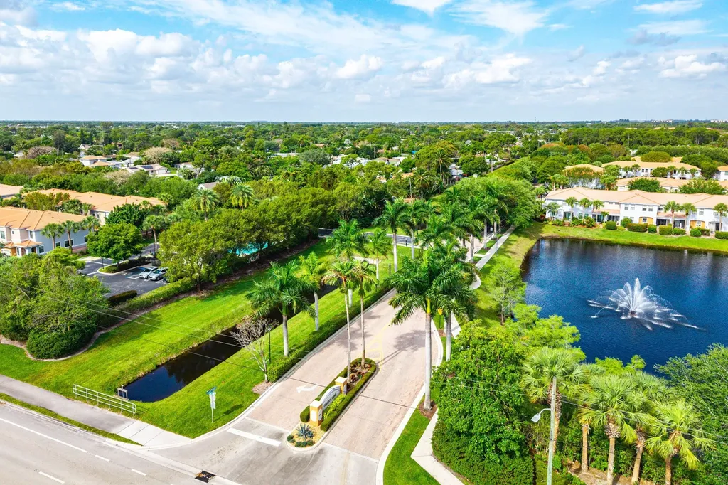 238 E Chrystie Circle Delray Beach FL 33484
