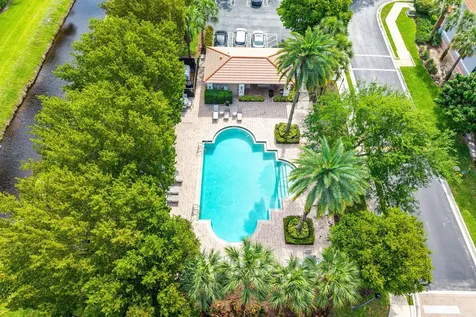 238 E Chrystie Circle Delray Beach FL 33484